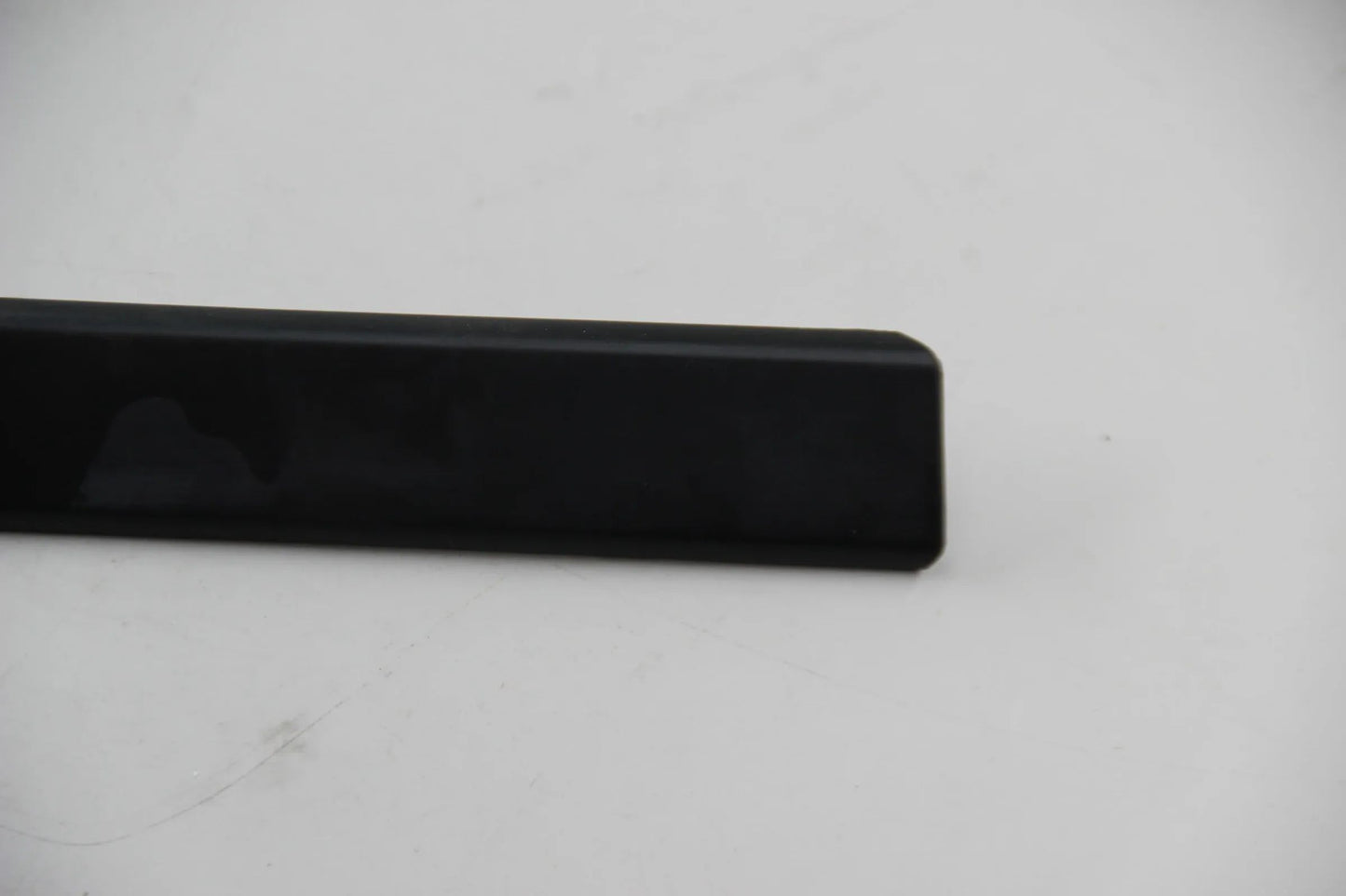 Orig BMW E39 520i-540i M5 Stossleiste Seitenwand vorne links schwarz 51138159293