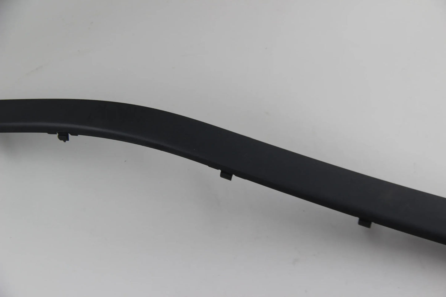 Original BMW E39 520i-540i Touring Stossleiste vorne rechts NOS NLA 51118184498