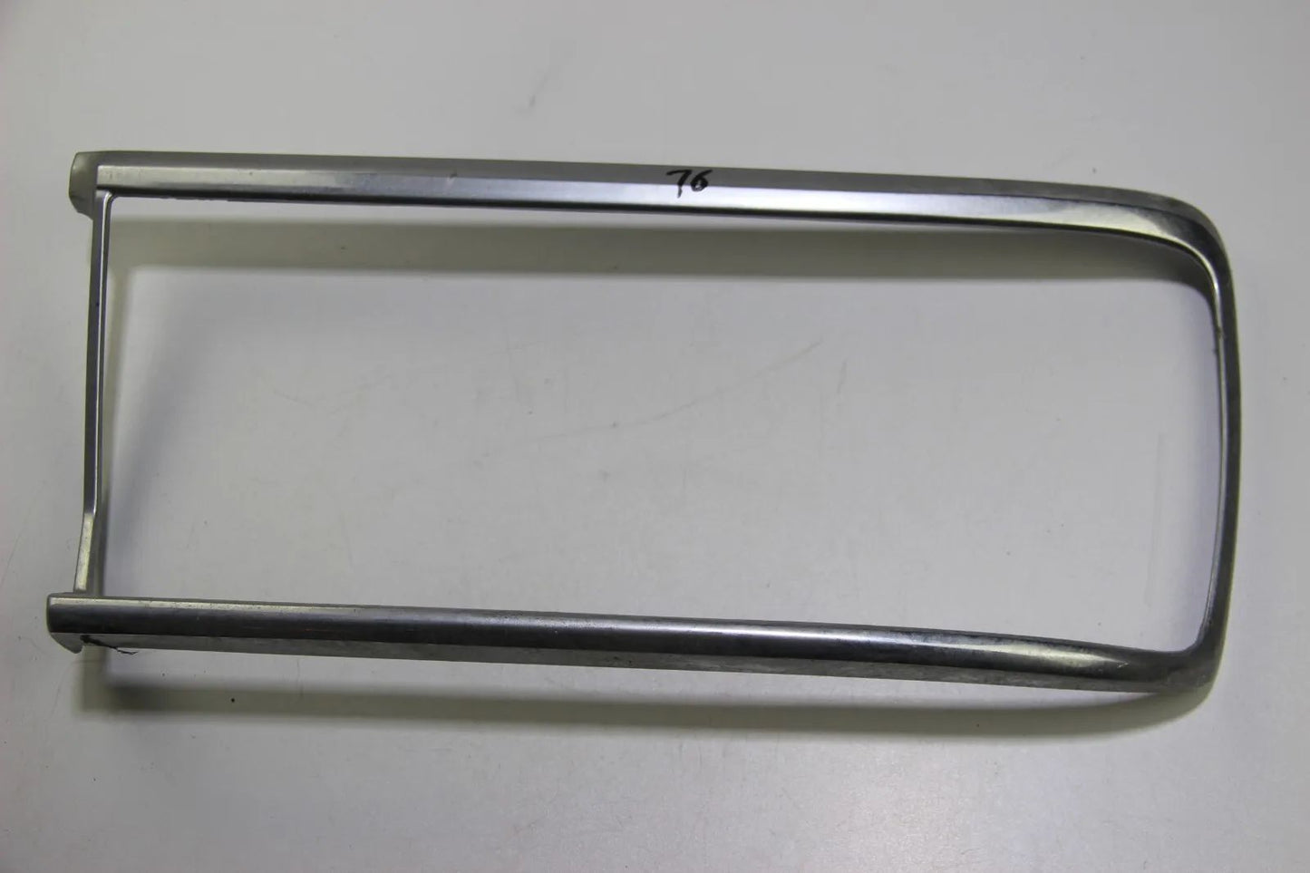 BMW E12 Heckleuchte Rücklicht Heckleuchte rechts chrom Rahmen taillight frame