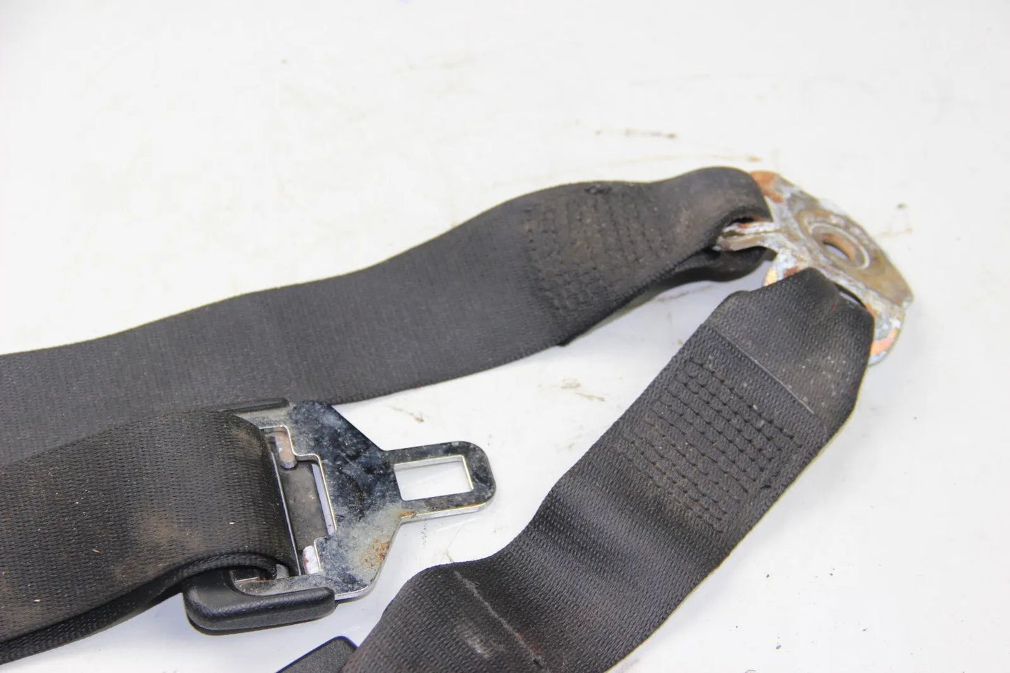 BMW E30 Sicherheitsgurt Anschnallgurt Gurt Rücksitzbank Mitte Beckengurt