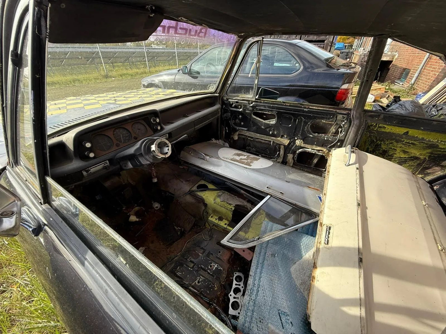 BMW 2002 Blechspender Teilespender Restaurationsobjekt Scheunenfund