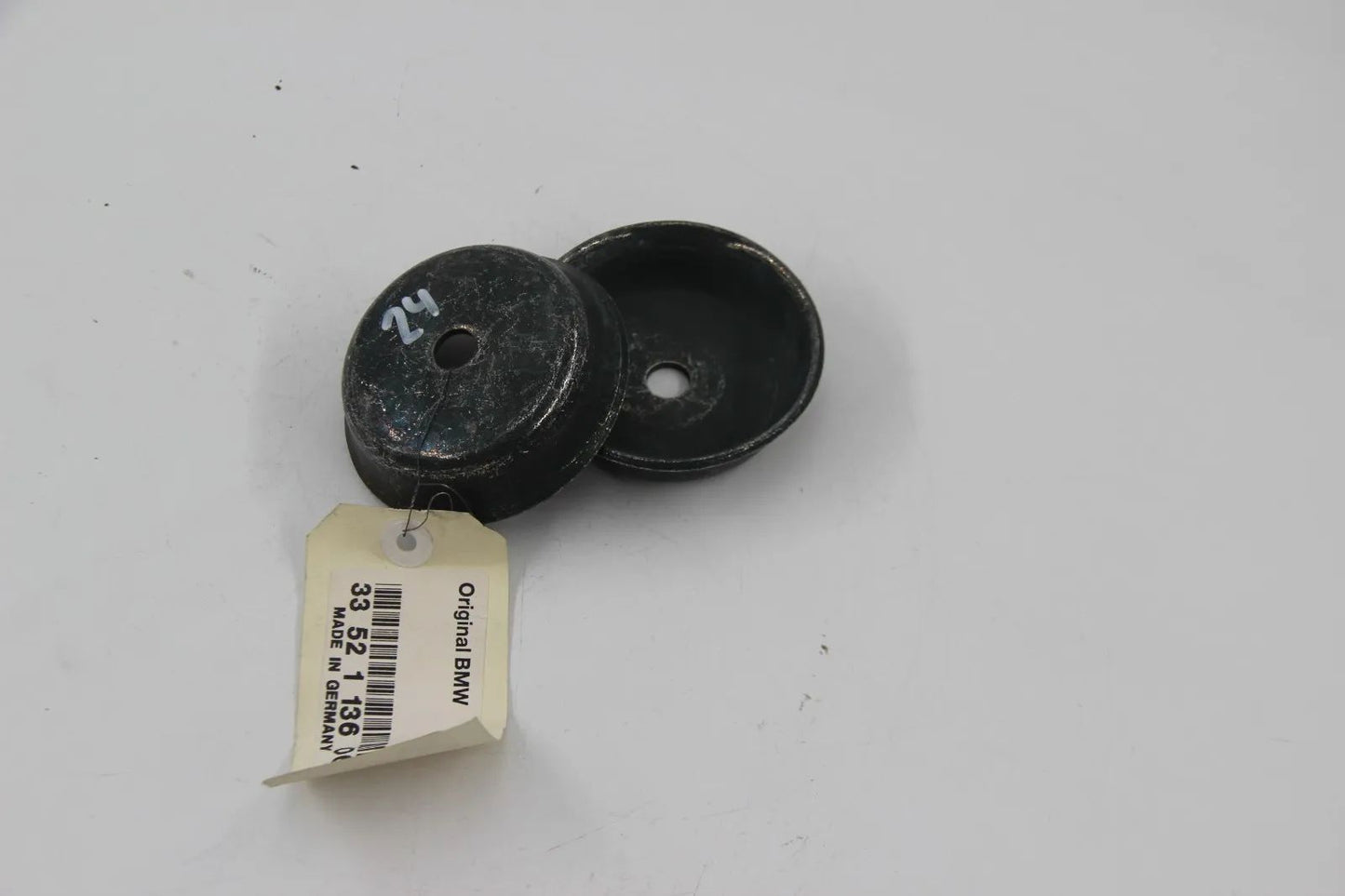 Original BMW E3 E12 E34 E24 E23 E32 Stützscheibe 2 Stk Stützlager 33521136063