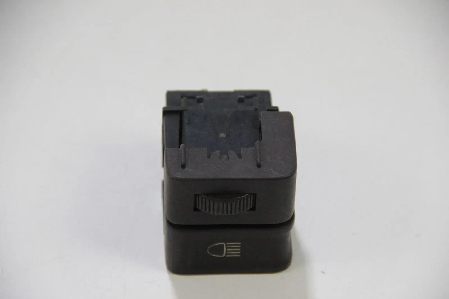 Original Audi Audi 80 coupe urquattro Lichtschalter negro braun 811941531