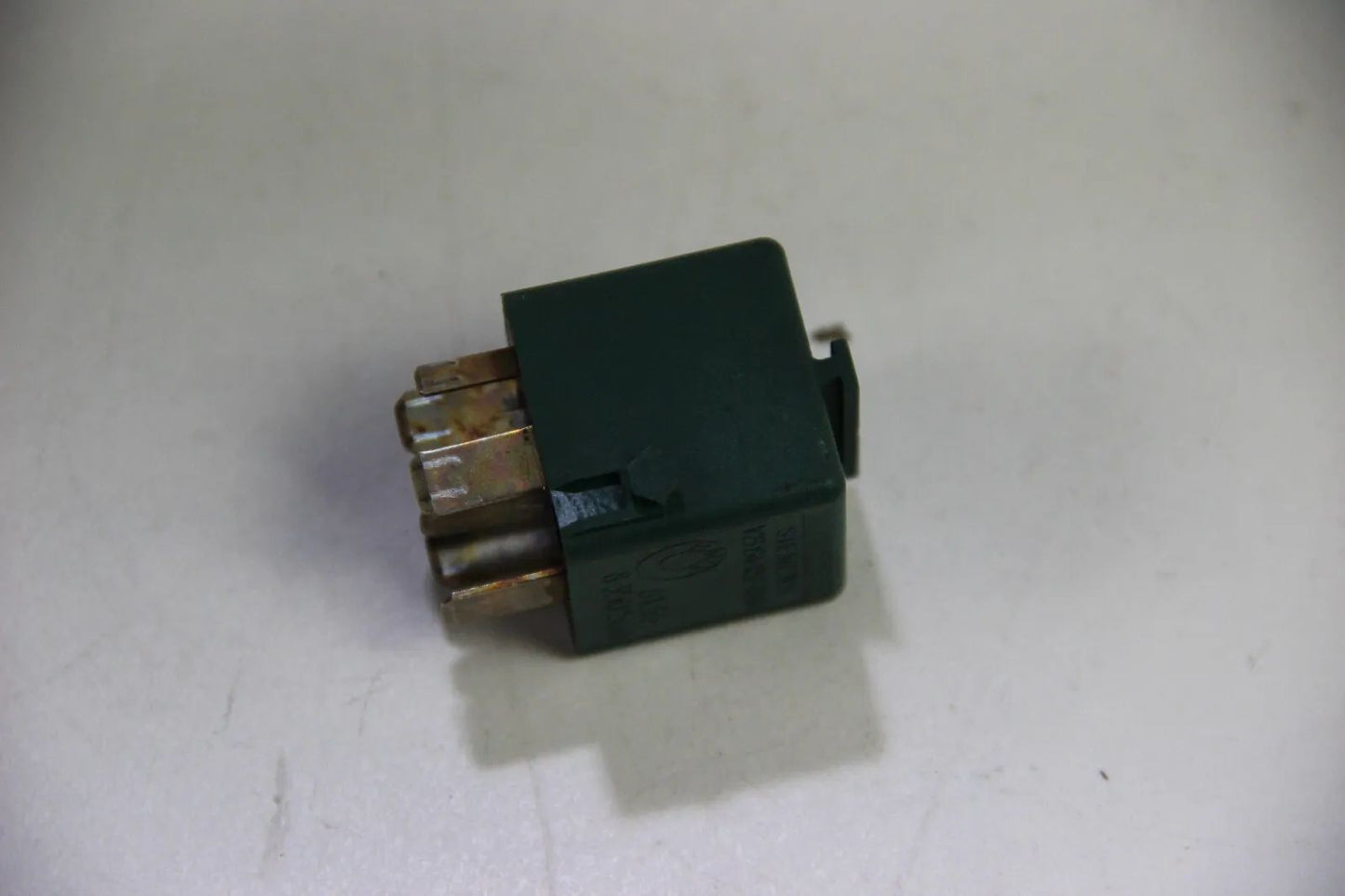 BMW E36 E46 E34 E32 E38 E31 Relais Relay Wechsler kieferngrün  61358350566