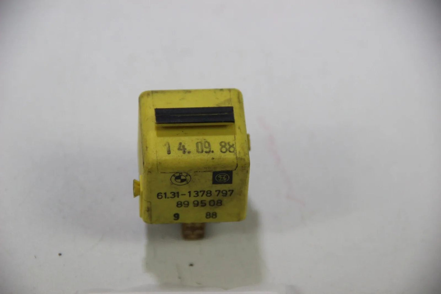 Original BMW E34 E32 E38 Diodenrelais mit Verrastung Relais Relay 61311378797