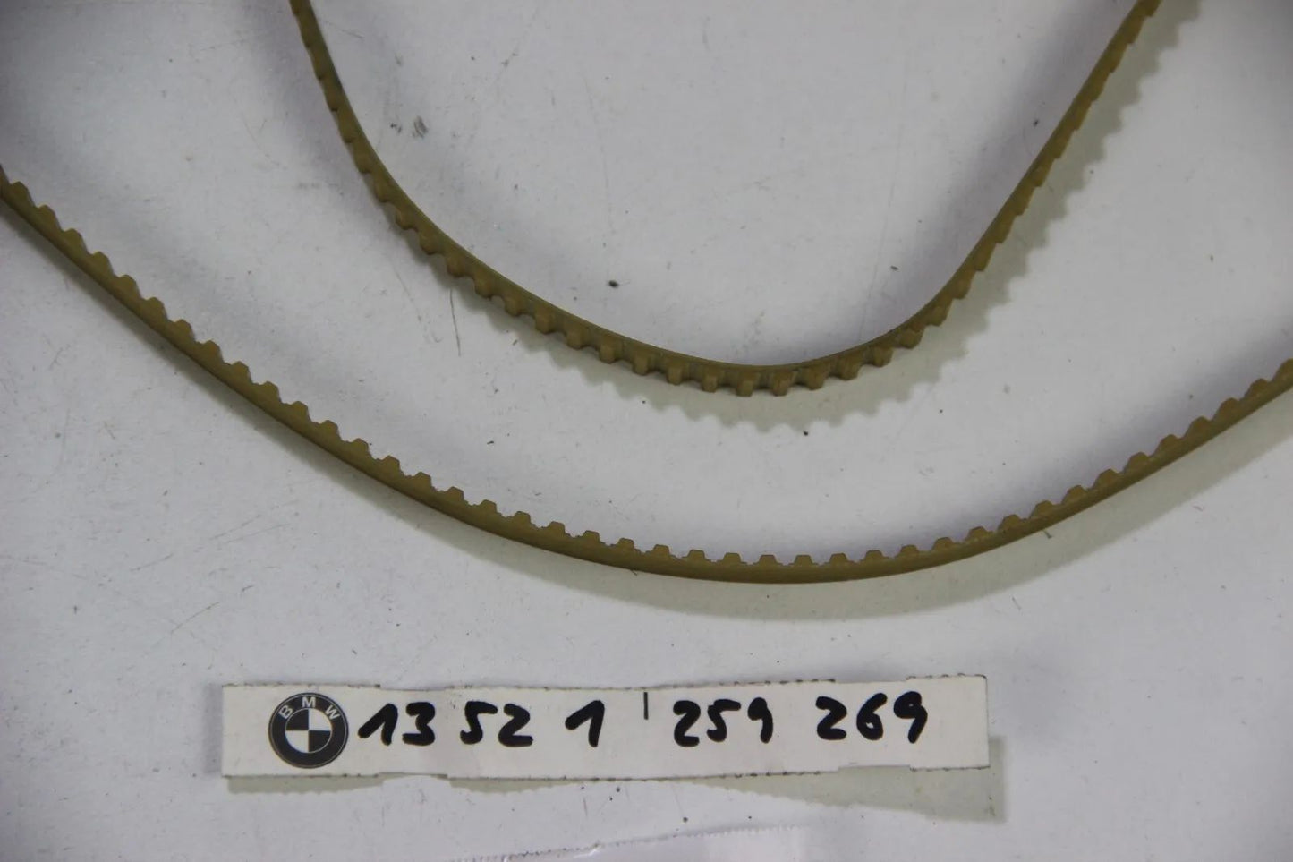 NEU Original BMW 114 M10 NK 4Zyl E12 M10 Zahnriemen 13521259269