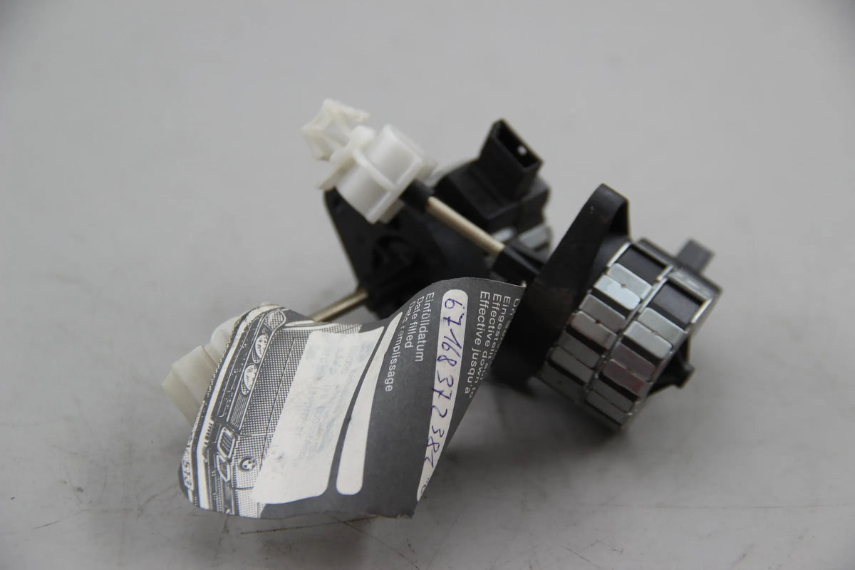 Original BMW E46 316i-330i E39 E85 E86 2x Leuchtweitenversteller 67168372381