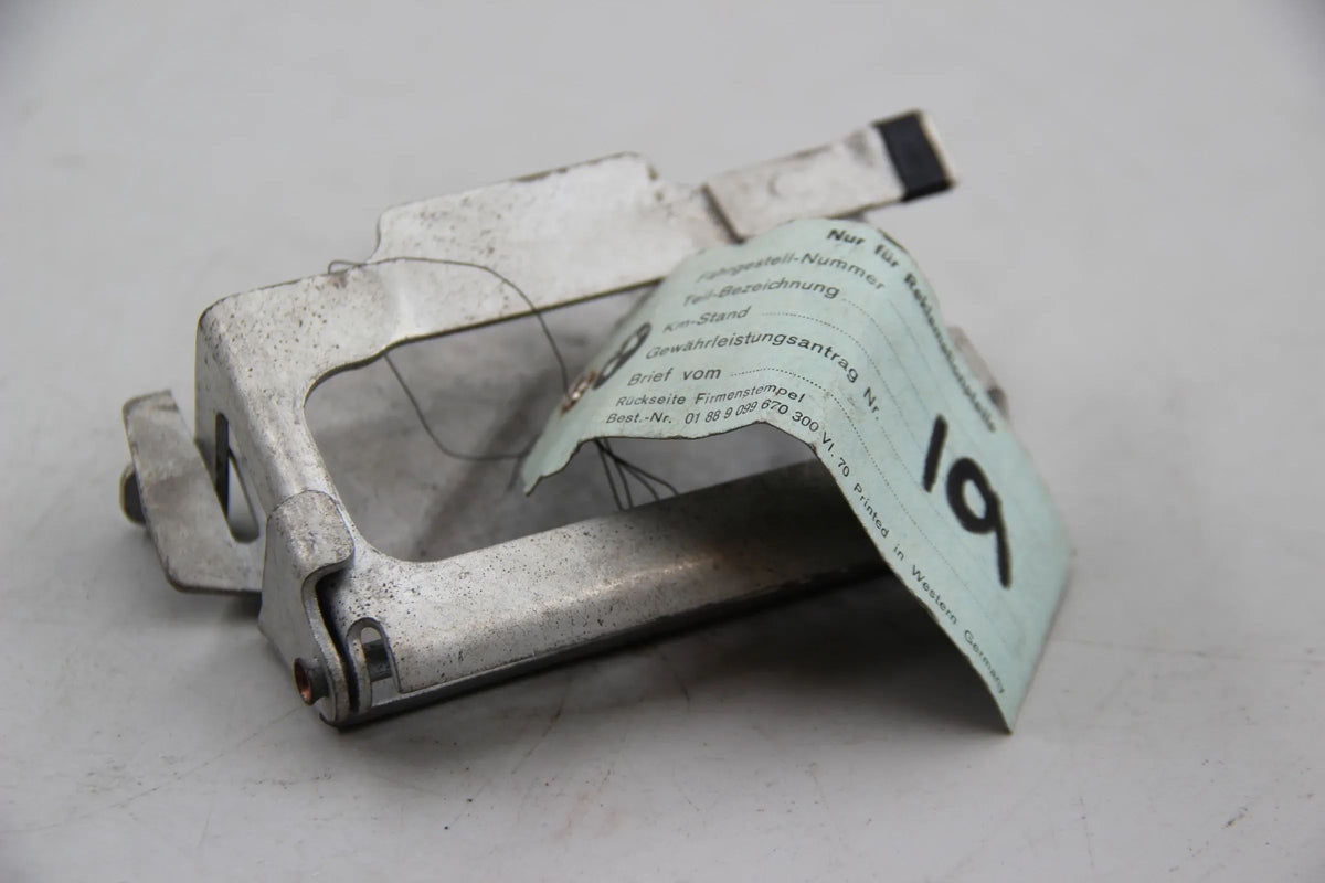 Original BMW E3 2500 - 3.3 Li Grundplatte hinten links 51221808405