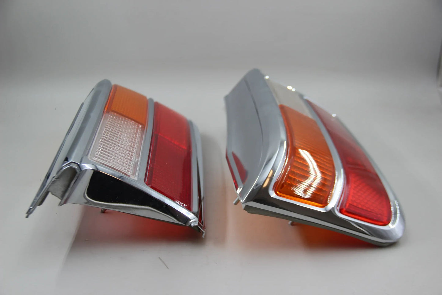 Original BMW NK 1800 2000 Lichtscheibe R + L chrom mit Chromleiste, Dichtung NOS NLA 8754115 8754116 / 24702 / 224701
