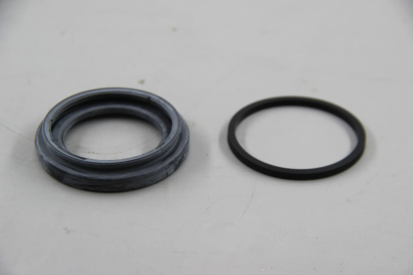 Original BMW E30 316i-3325i Z1 M20 Dichtungssatz Bremssattel 34111157043
