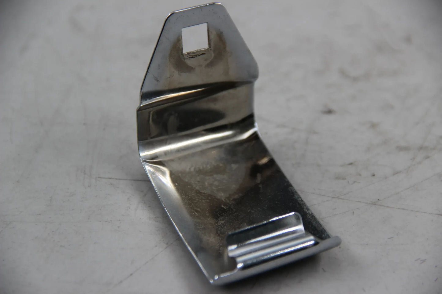 Original BMW E28 518i 520i 525i 528i 533i 535i M5 Blende links 51121867609