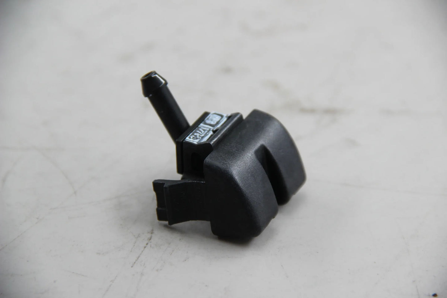 Original BMW E46 316i 318i 320d 330d Spritzdüse links NOS NLA 61668374367
