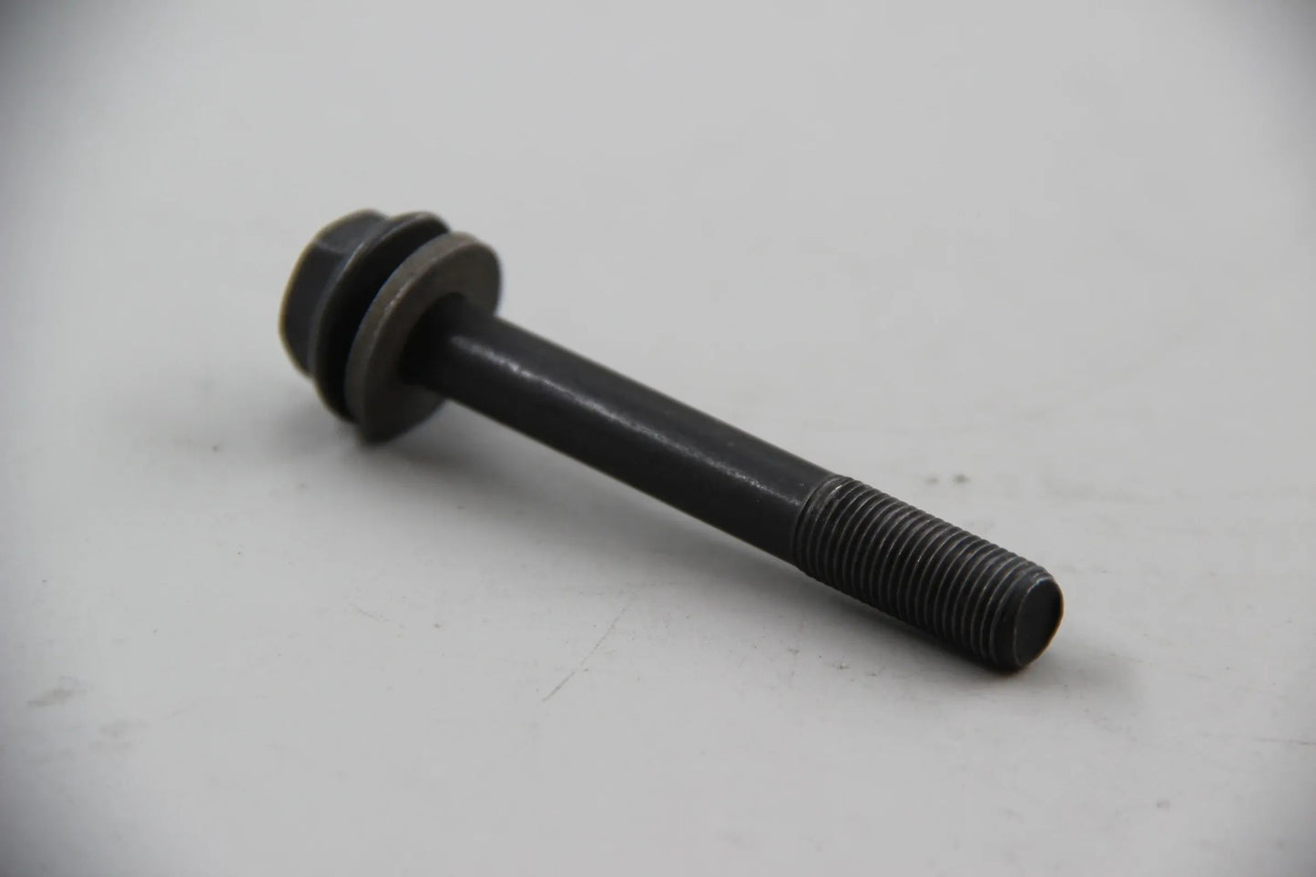 Original BMW E60 E61 E63 E64 E65 E66 E67 Zentralschraube M10X1X75 11367501423