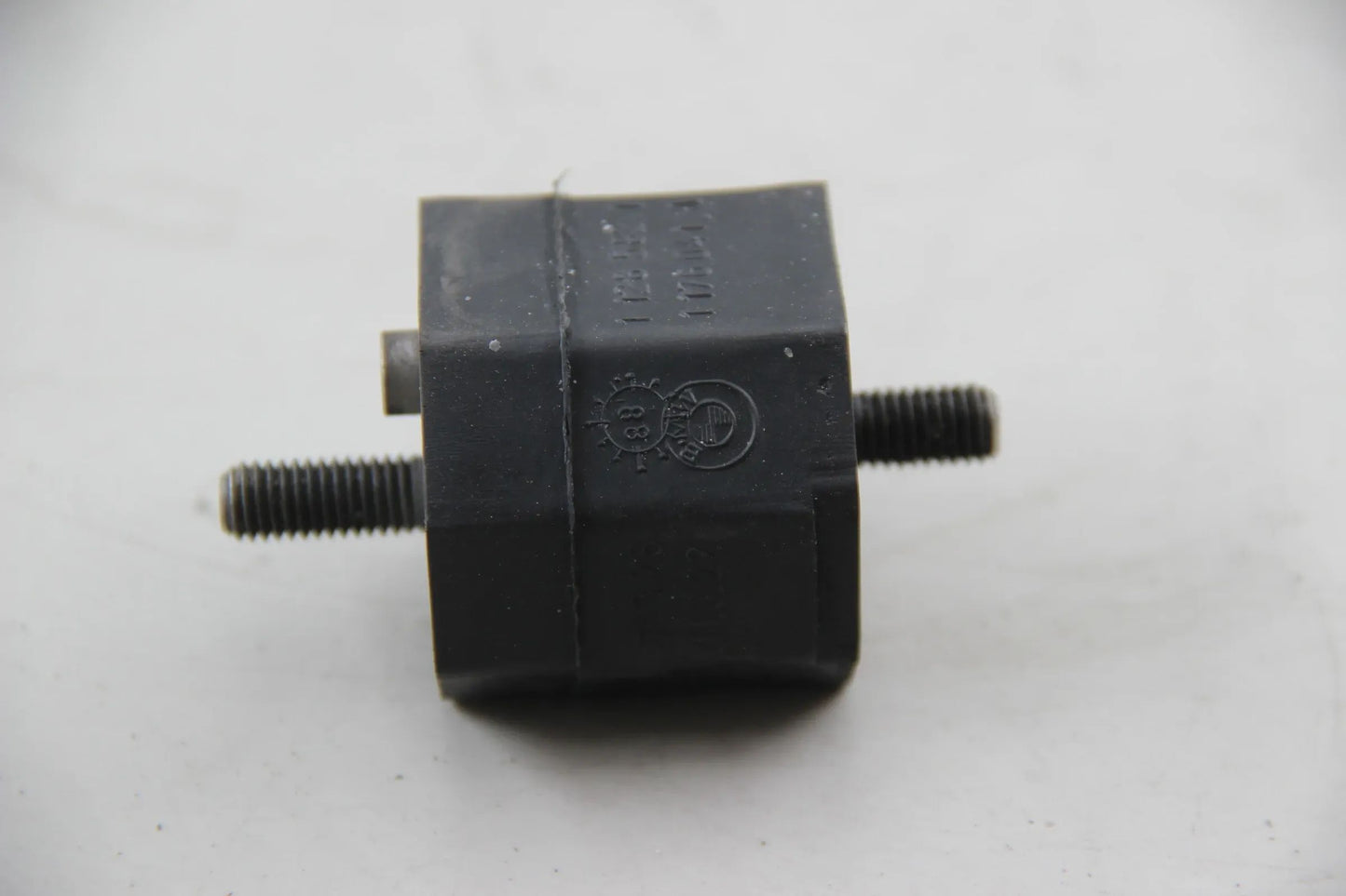 Original BMW E30 316 316i 318i E28 518i-535i E24 628CSi Gummilager 23711176041