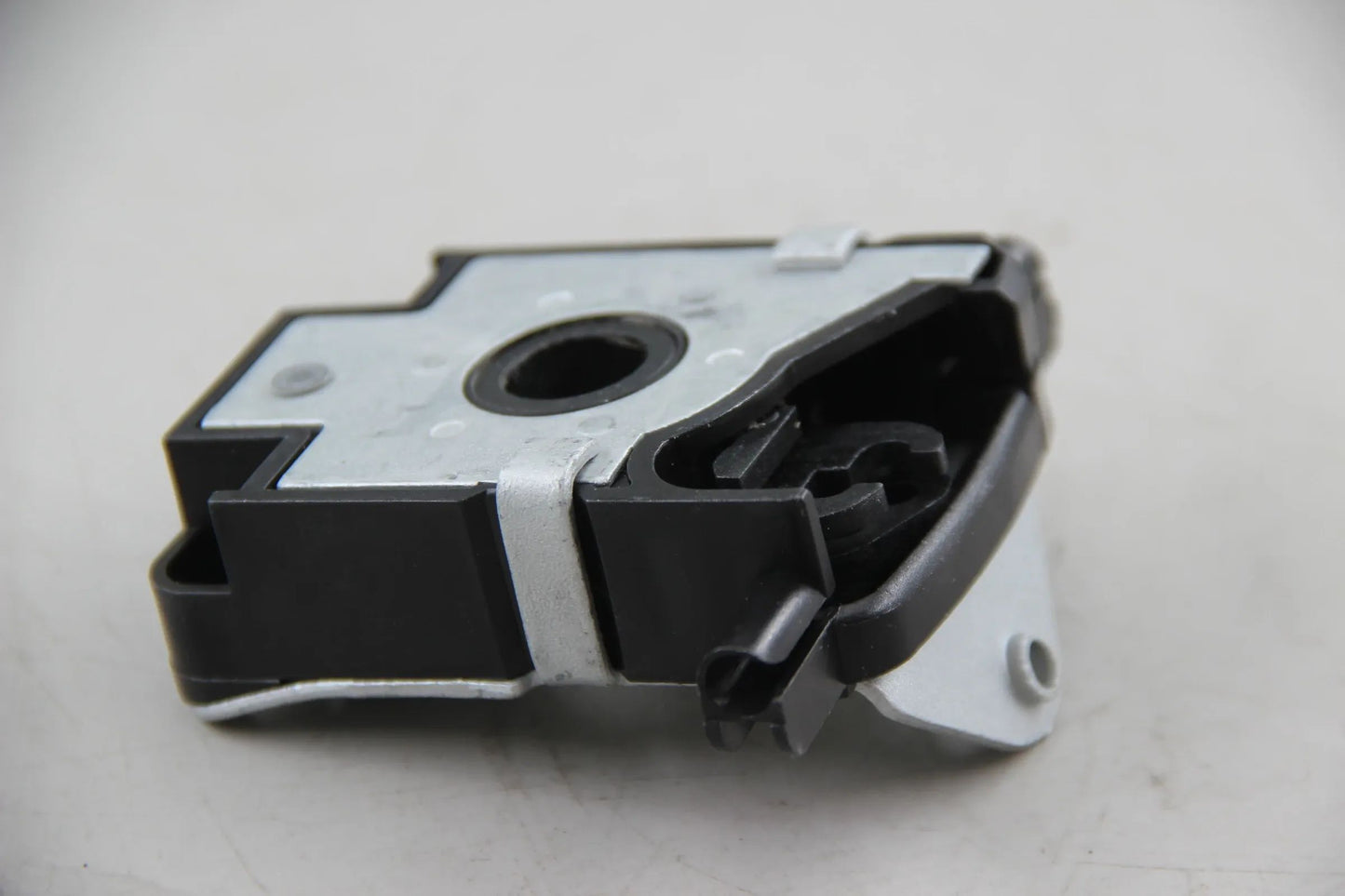 Original BMW E46 316i-330i E39 E53 E52 Frontklappenschloss Unterteil 51238203859