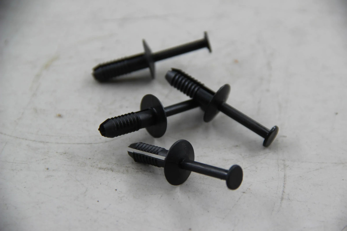 Original BMW E30 E36 E46 E39 E60 E38 E53 E85 E86 4x Spreizniet 51111964186