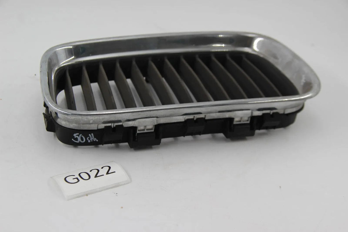 Original BMW E36 3er 316i-328i Ziergitter Niere Vorne Links Chrom 51138122237