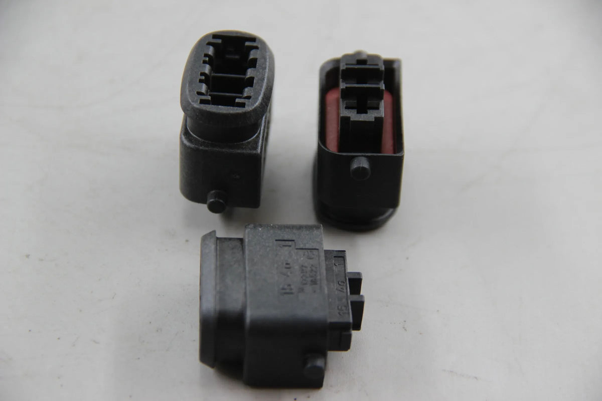 Original BMW E30 E36 E46 E34 E39 E32 E38 3x Steckergehäuse 3 POL. 12521724478