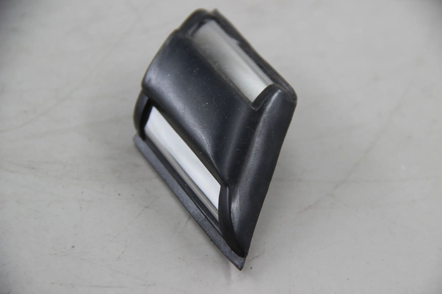 Original BMW E12 518i-535i Stossleiste Seitenwand hinten rechts 51131817578