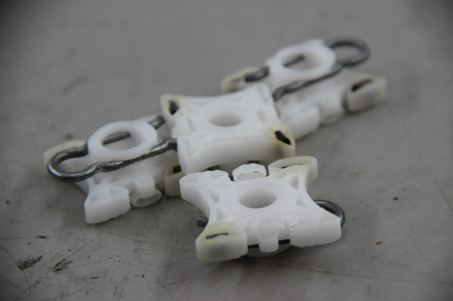 Original BMW E36 E92 E93 E34 E32 E85 E86 Z1 Z3 4x Gleitstück 51321938884