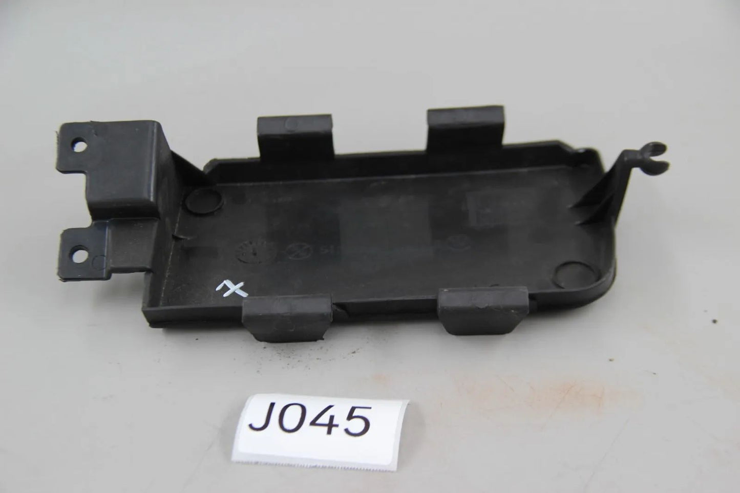 Original BMW E34 Abdeckung Ausschnitt Nebelscheinwerfer rechts 51111946498