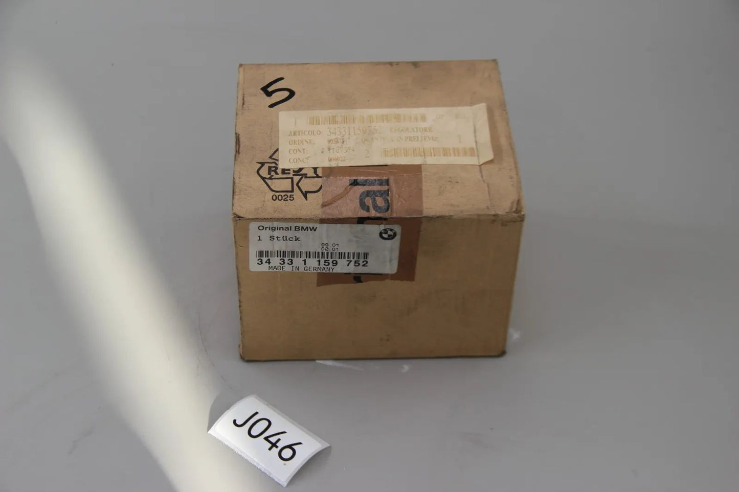 Original BMW E32 M70 V12 E31  Druckregler Regler Pressure Regulator 34331159752