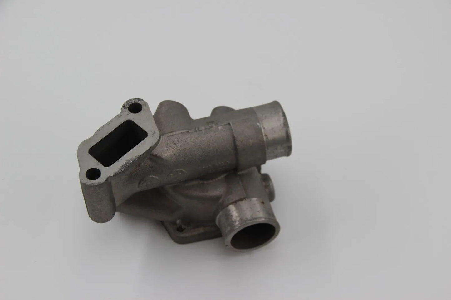 Original BMW E12 E21 E28  Thermostatgehäuse NOS 11531268941