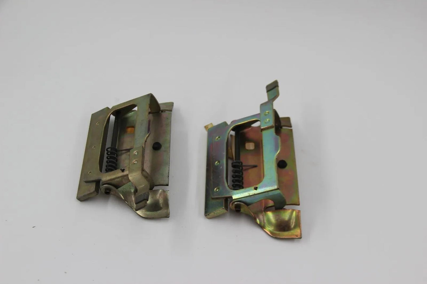 BMW M1 E21 315-323i Grundplatte Rechts Links Türgriff 51211827257 51211827258