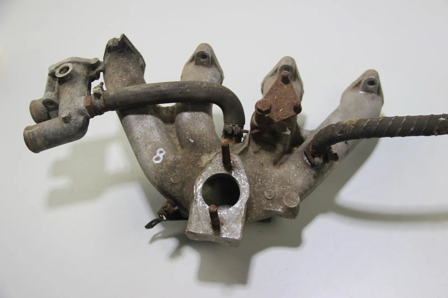 BMW M10 Oldtimer  Vergaser Ansaugbrücke Krümmer 4 ZYL 12507139