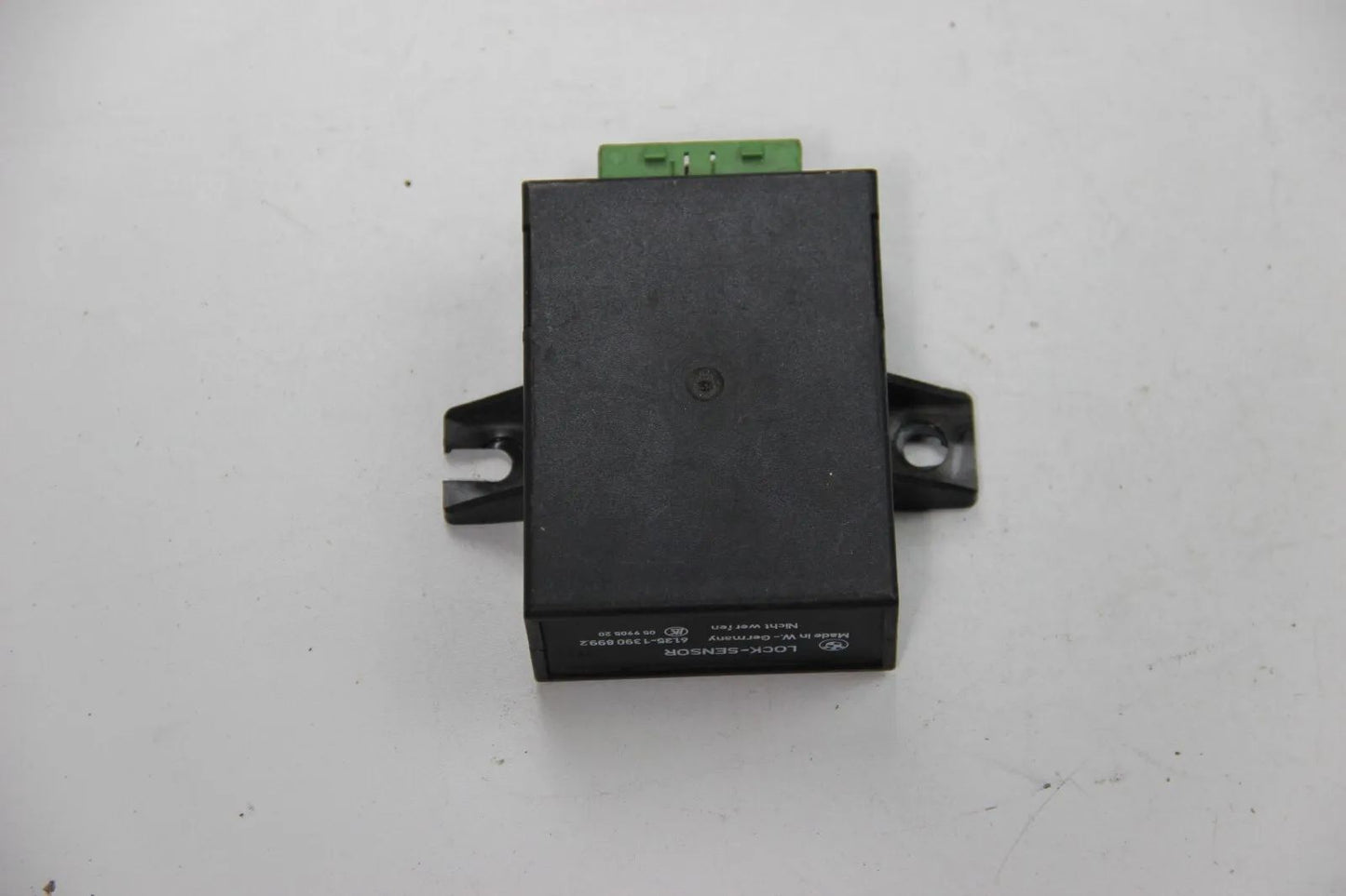 BMW E32 7er Lock-Sensor Grundmodul Steuergerät Modul 1390899