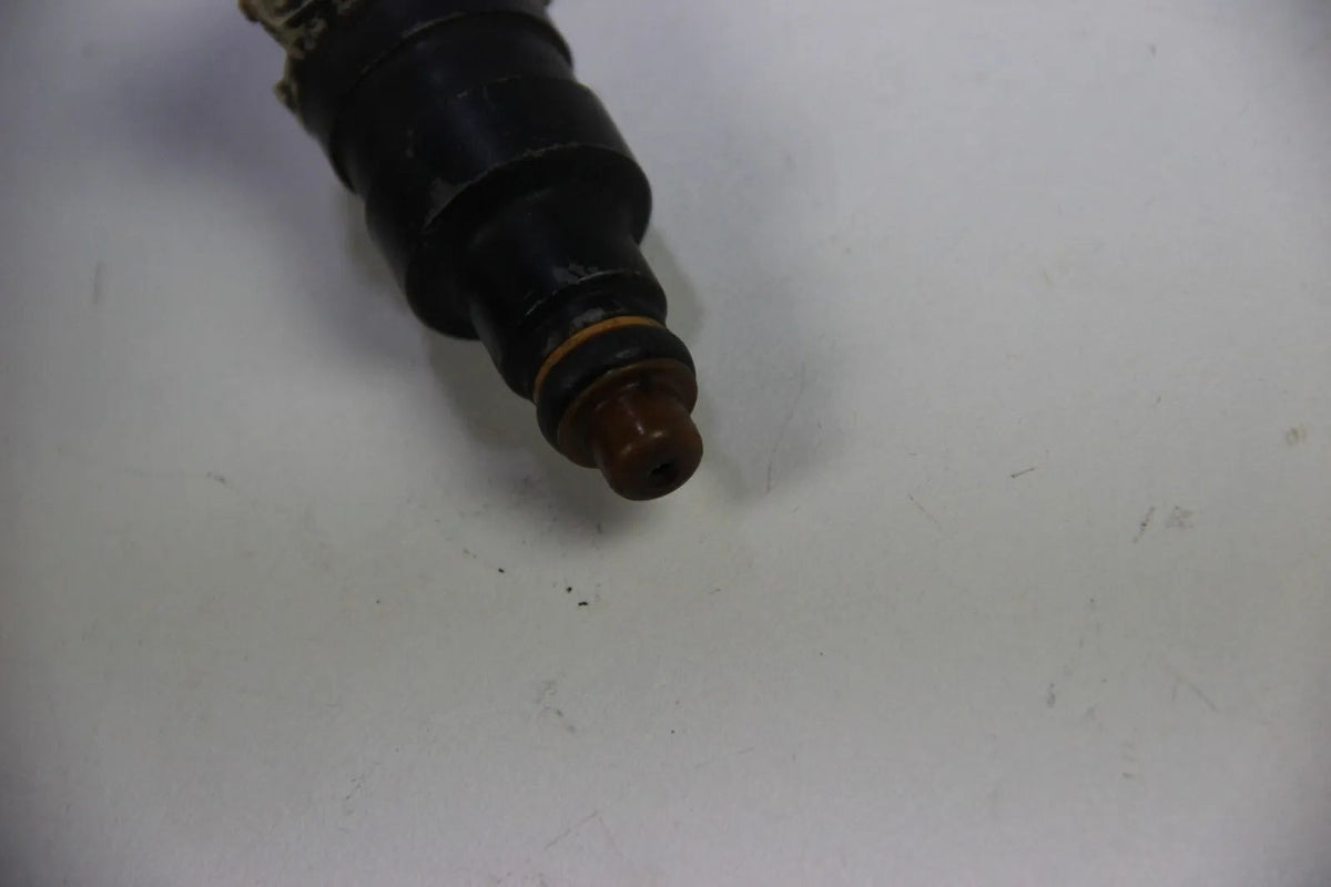Original BMW E28 E30 320i 520i M20 Injektor Injector Einspritzventil 0280150208