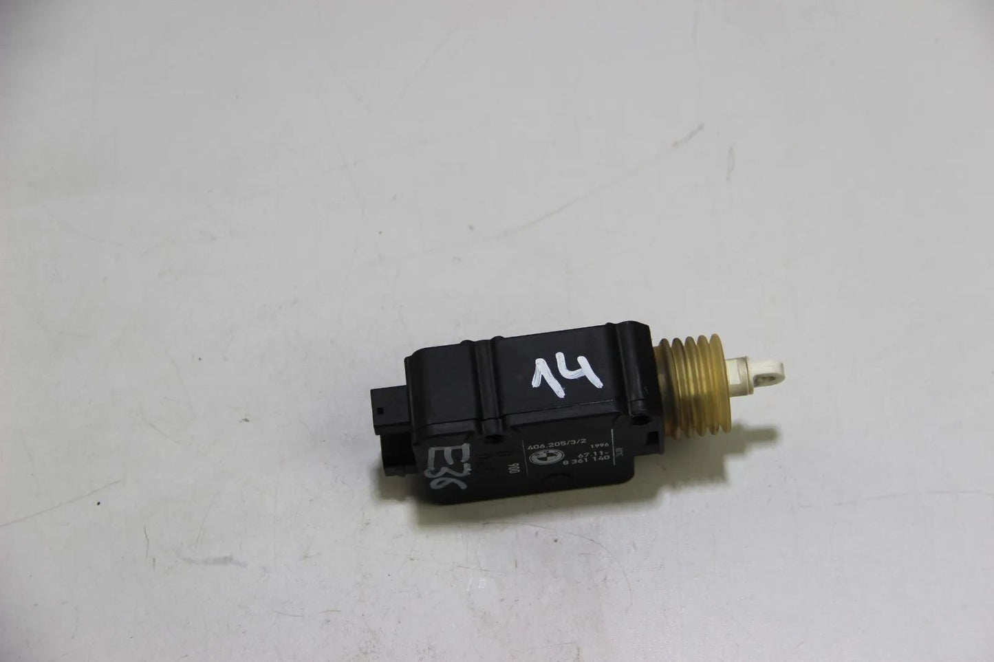 Original BMW E36 Stellmotor Zentralverriegelung ZV Tankklappe 6711 8361140