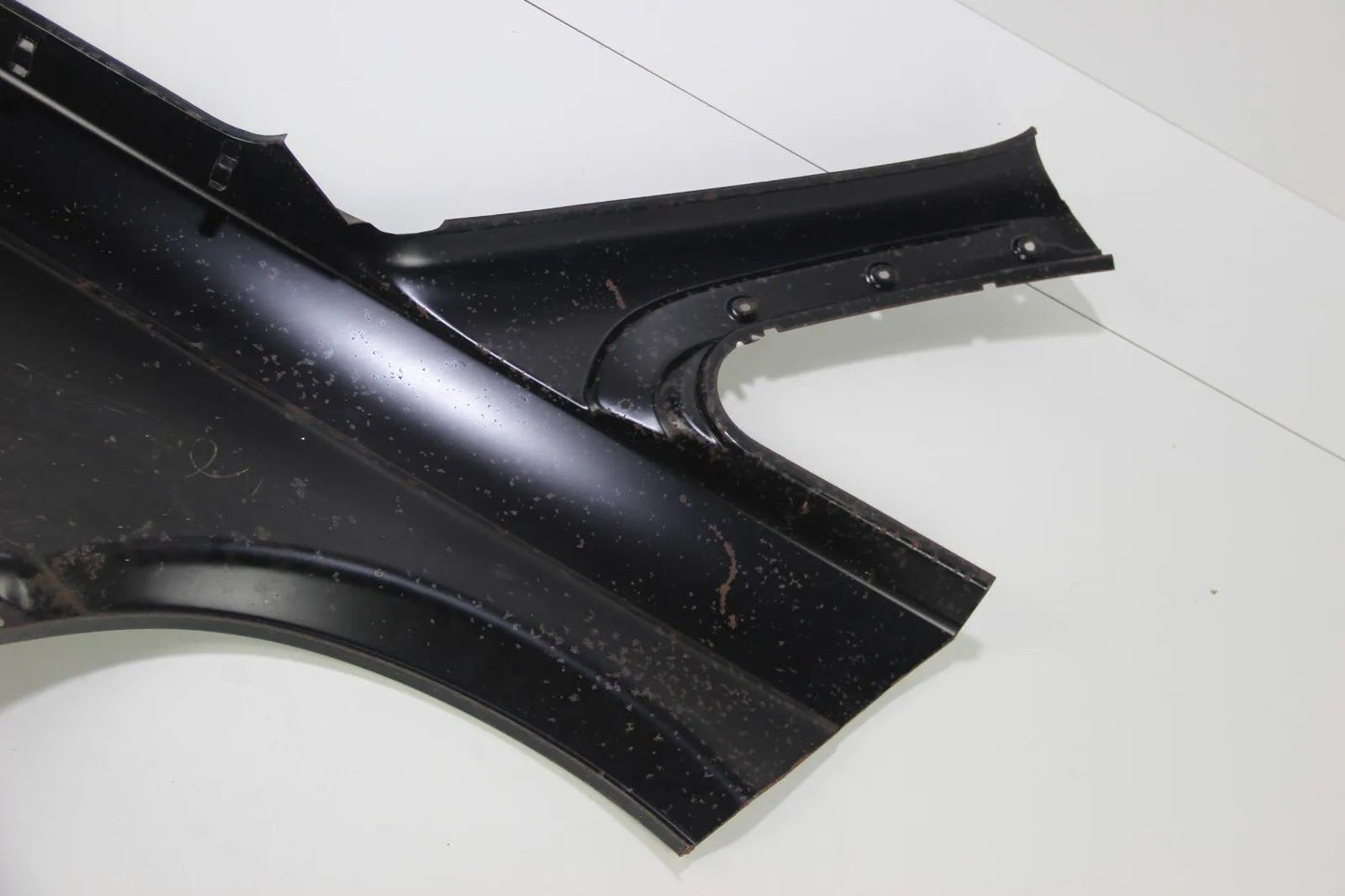 Original BMW E30 VFL 2 Türer Seitenwand hinten links Quarter Panel 41351935421