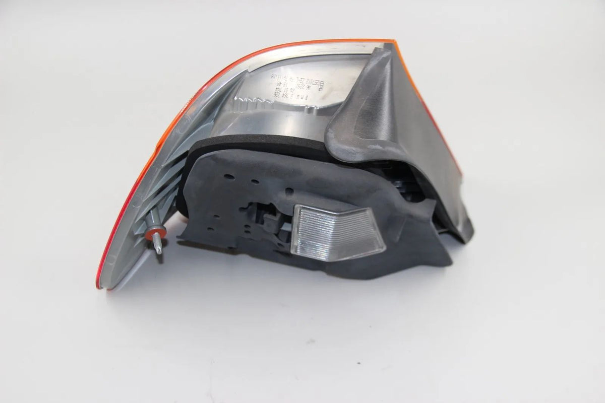 Original BMW E46 Coupe Heckleuchte Rückleuchte Seitenwand rechts  63218364726