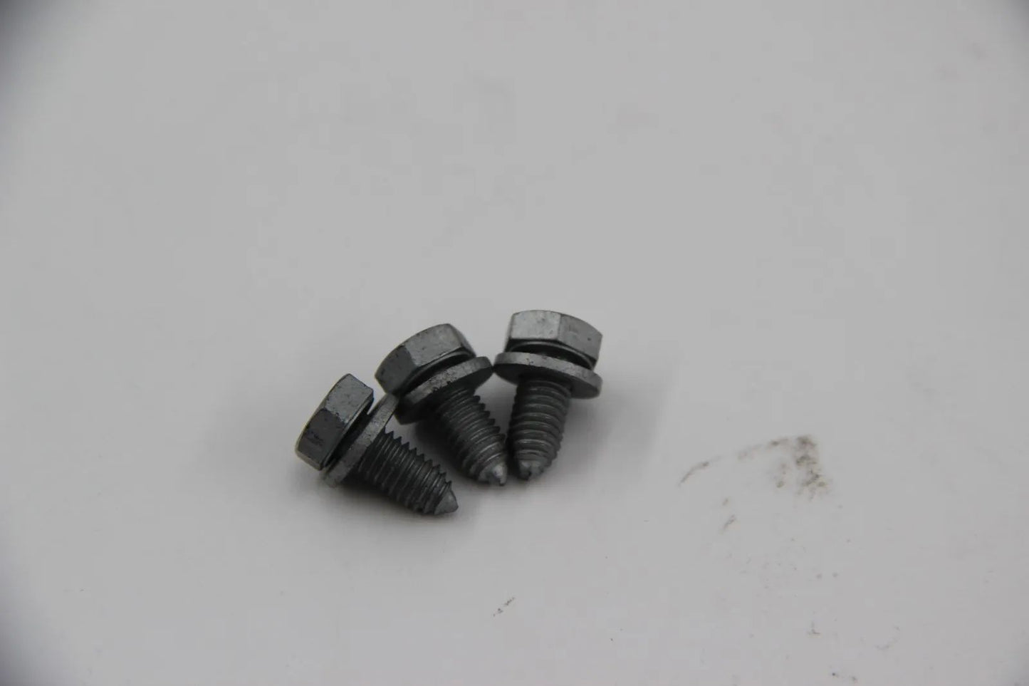 Orig BMW E36  Schraube selbstschneidend Aussenspiegel M6X14 Z1 3Stk. 51168220001