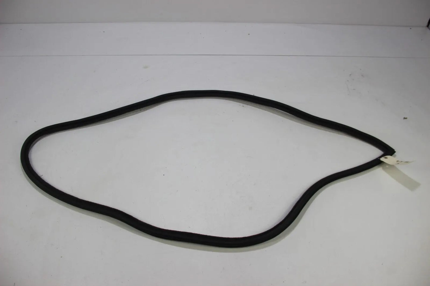 BMW E30 4-Türer Limo Touring 316i-325i Türdichtung hinten rechts Kantenschutz