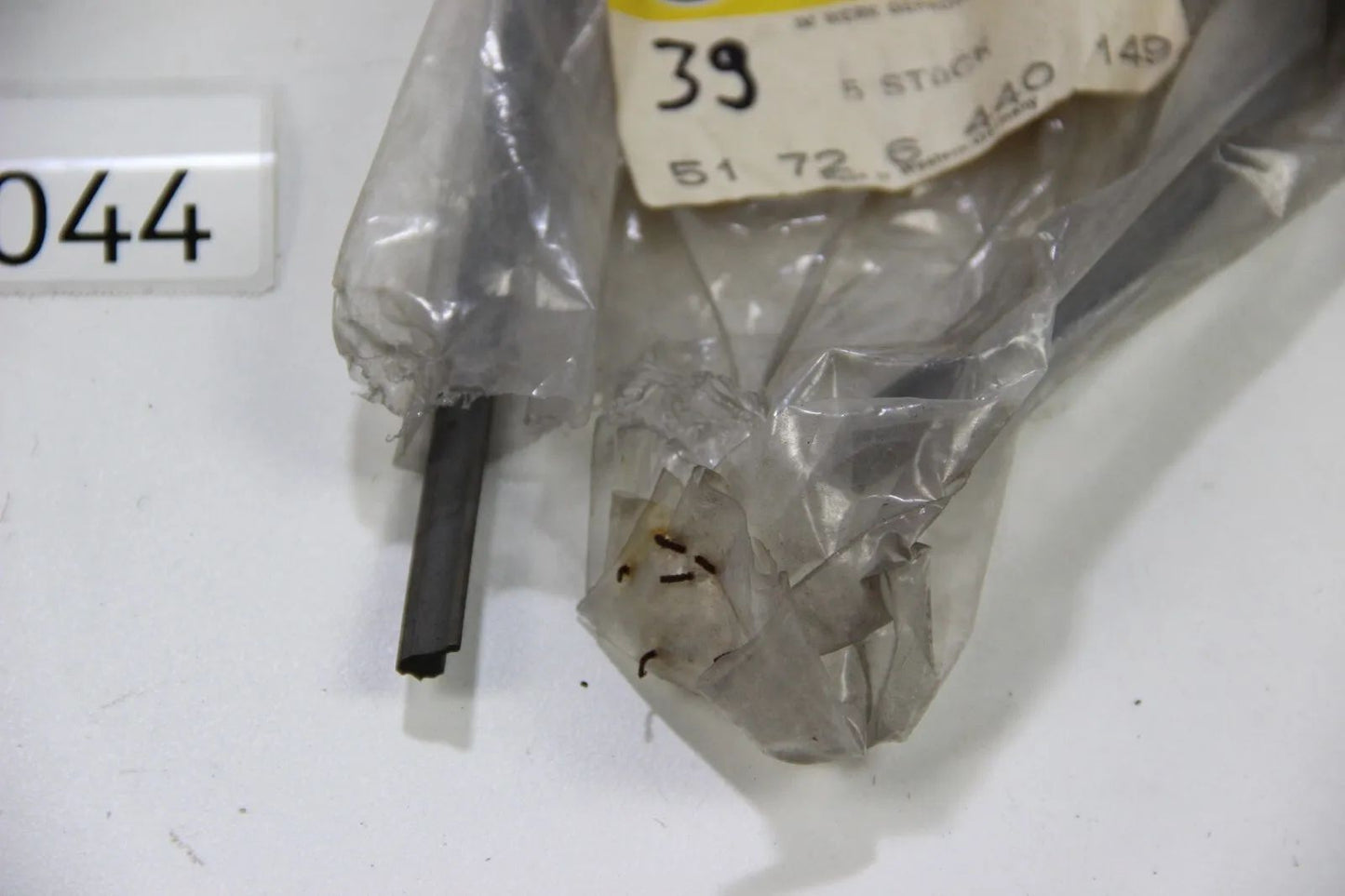 Original BMW 1502 1602 1802 2002  M10 Keder Gummi Gummikeder 51726440149