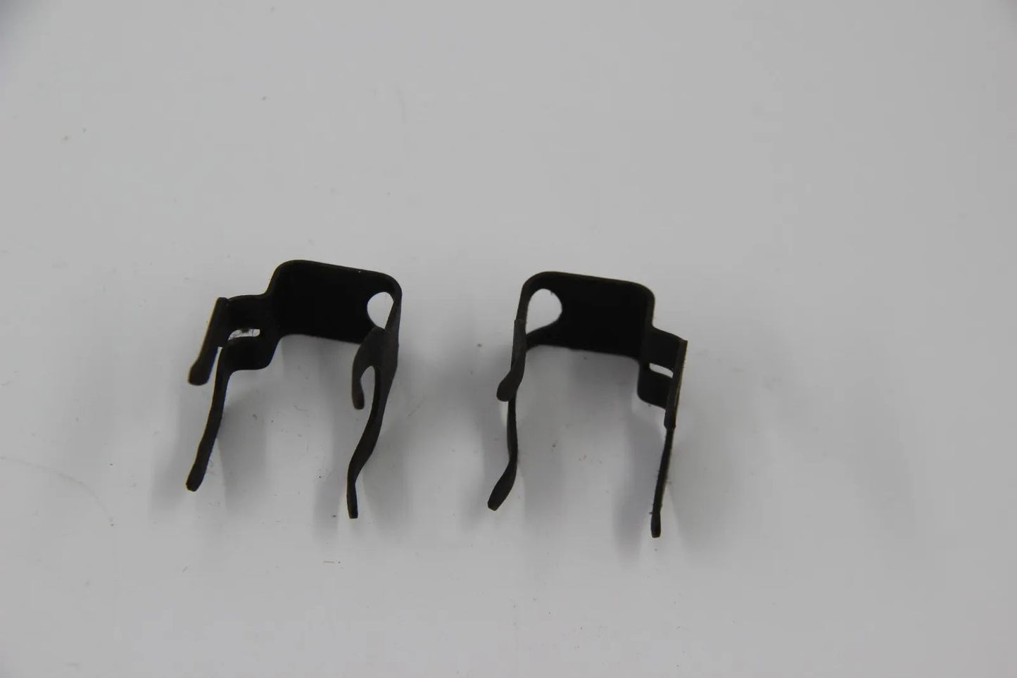 Original BMW E21 E30 E12 E28 E34 Z1 Klammer  Ventilsteuerung 2x  11331280933