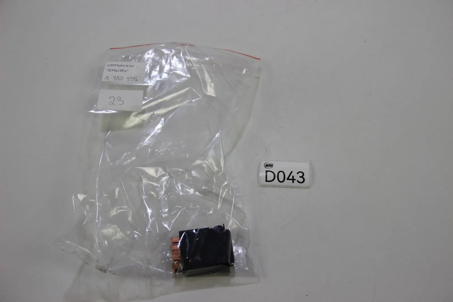 Original BMW 3er E30 Warnblinkleuchte Schalter / Gefahrenhinweis 1380335