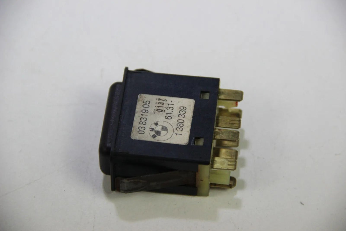 Original BMW E28 E30 Warnblinkleuchte Schalter / Gefahrenhinweis 1380339