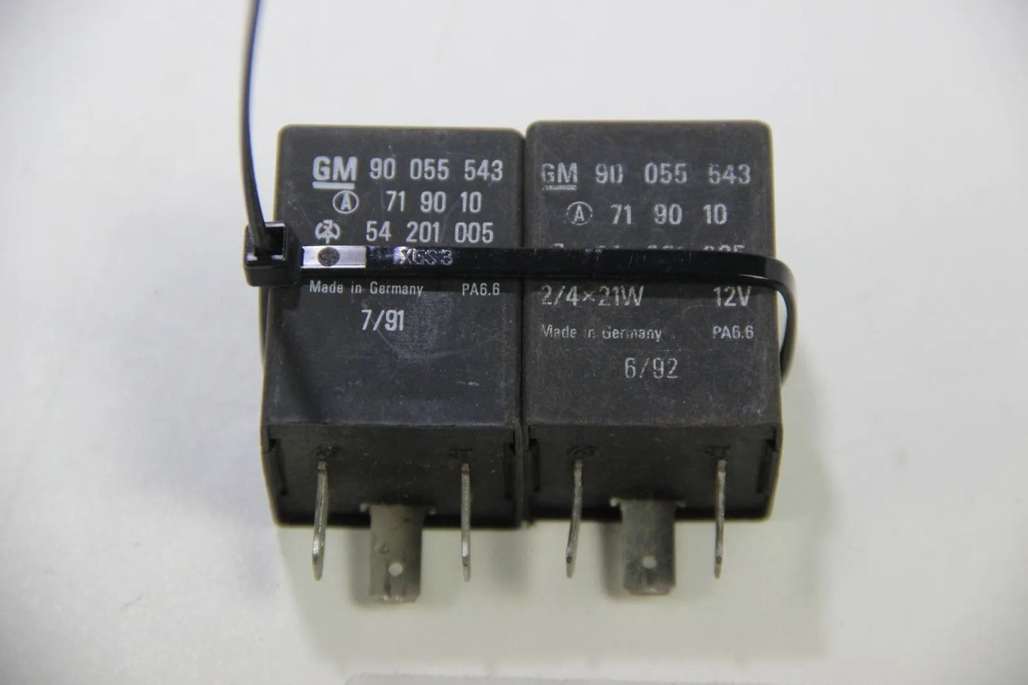 Original Opel Corsa Astra Calibra Relais Blinkrelais Blinkgeber Relay  90055543