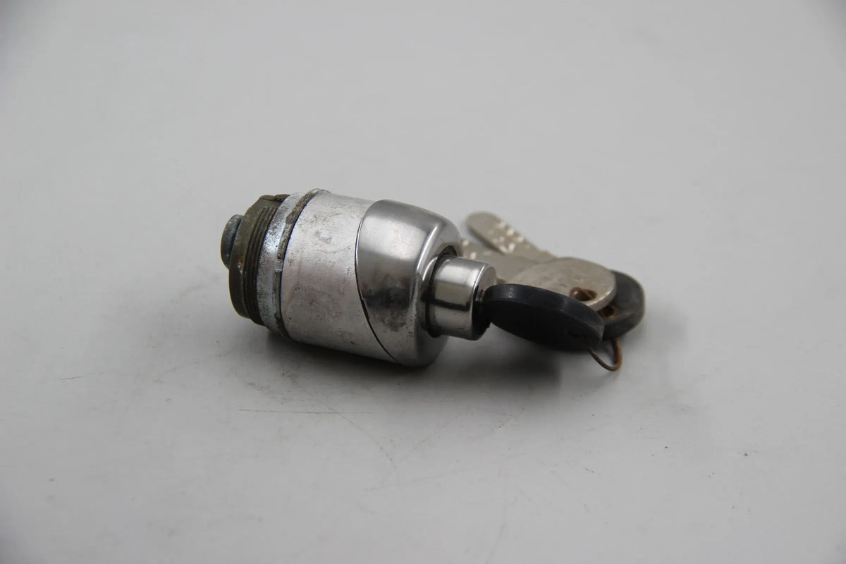 Original BMW E21 315-323i Heckklappenverschluss mit Schlüssel NOS 51241846159