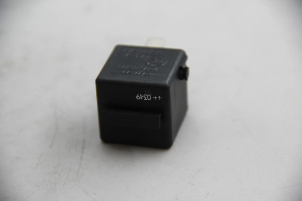 Original BMW E30 E46 E34 E32 E31 Relais Doppelschliesser schwarz 61361388364