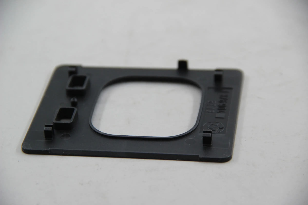 Original BMW E30 316i-325i M3 S14 Blende für Zeituhr 62131376903 NOS 62131376904