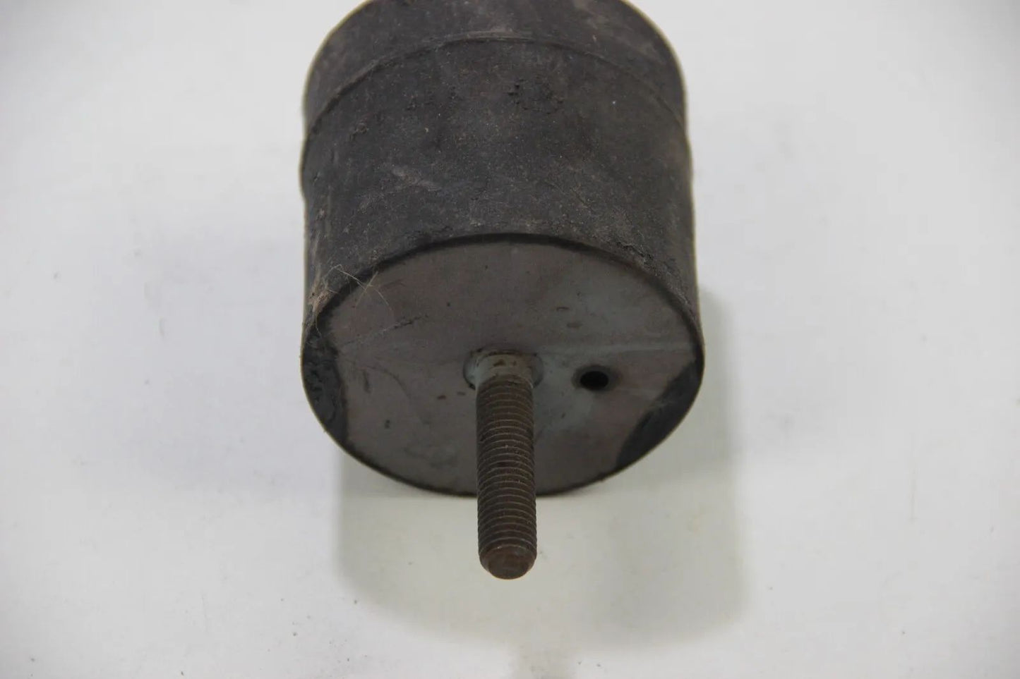 Original BMW E28 520i 525e 528e M20 Gummilager 1130428