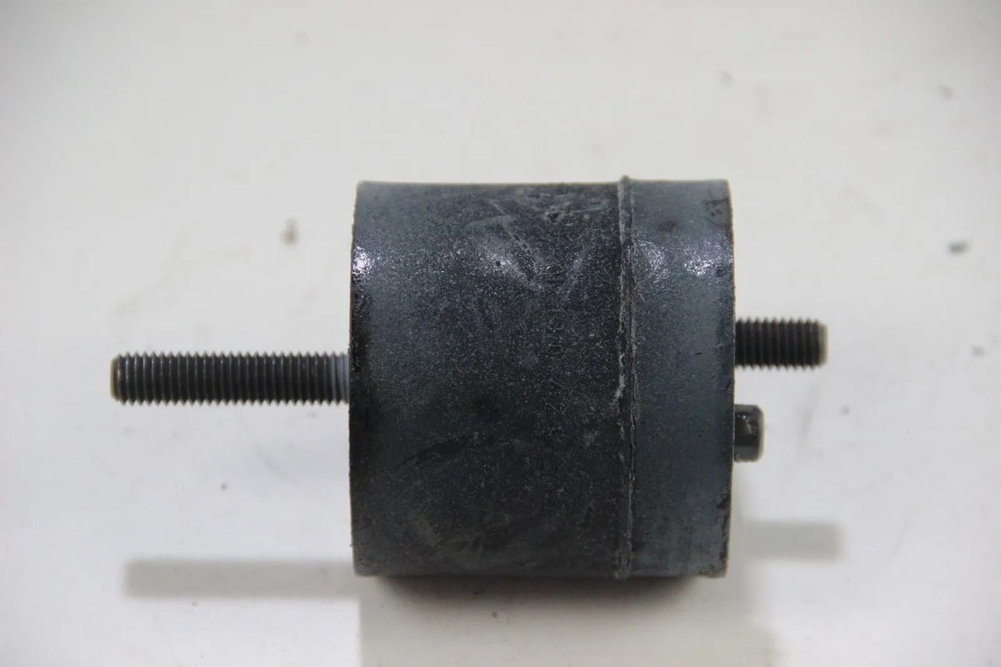 NEU Original BMW E28 528e M20 520i M20 525e M20 Motorlager 11811130428 Lager