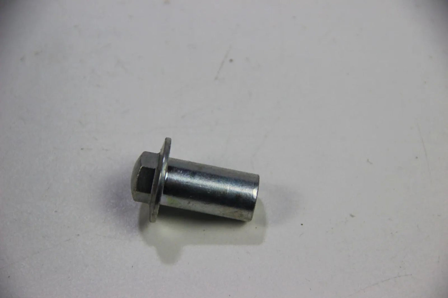 NEU BMW Original E30 E28 E34 Mutter M8 112121284244 3er 5er