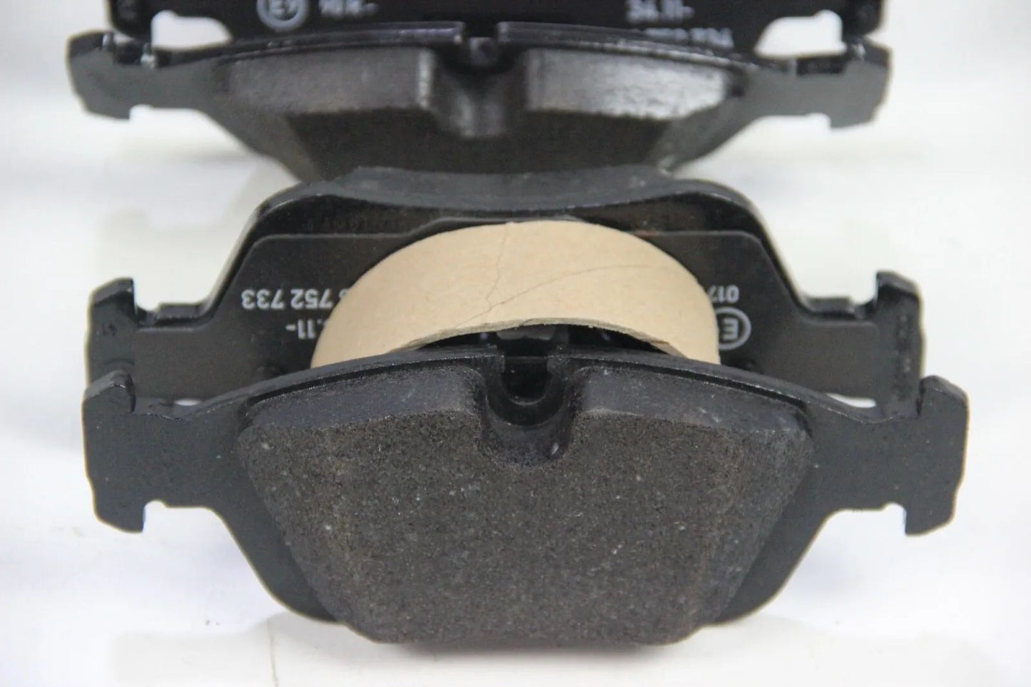 NEU Original BMW E36 E46 316i-328i Bremsbeläge vorne 34216761244 Bremsbelag