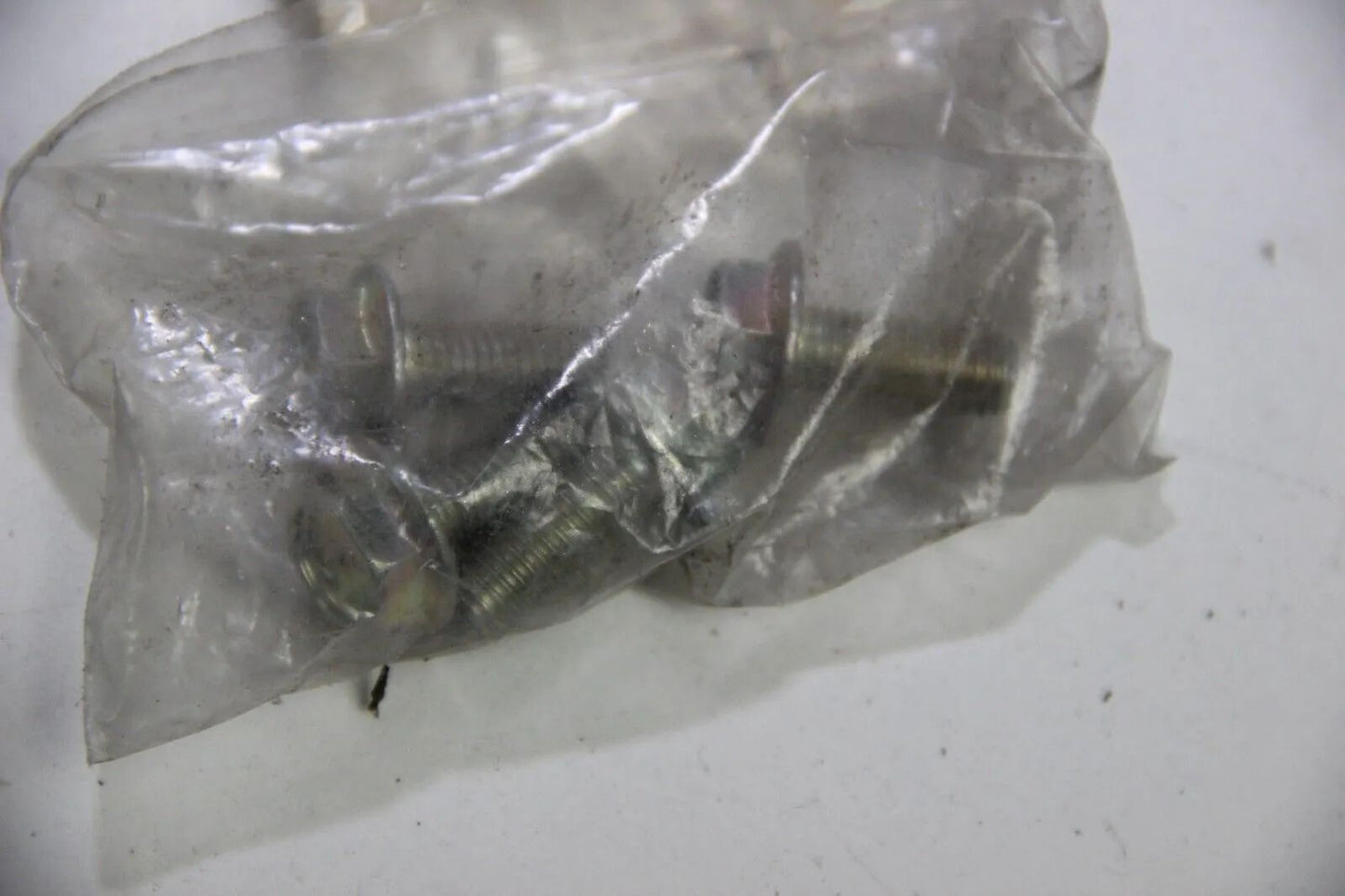 NEU Original BMW E30 E36 E28 E34 E32 Sechskantschrauben M8x20 NOS 7160124892