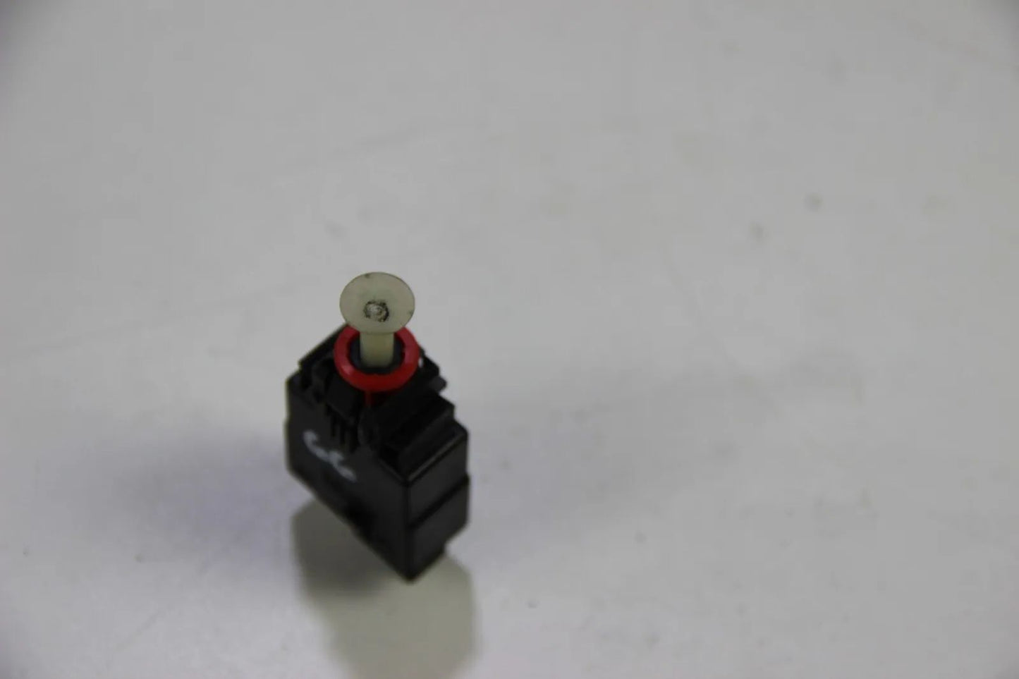 Original BMW CMSP E9 E30 E36 E28 E34 E32 Bremslichtschalter 2-Polig 61318360420